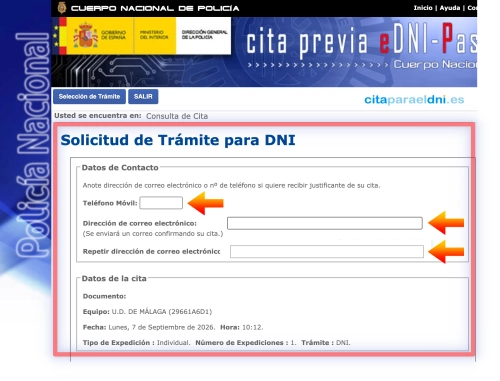 Formulario para introducir teléfono y correo electrónico de contacto, con el resumen de fecha, hora y equipo asignado a la cita de DNI
